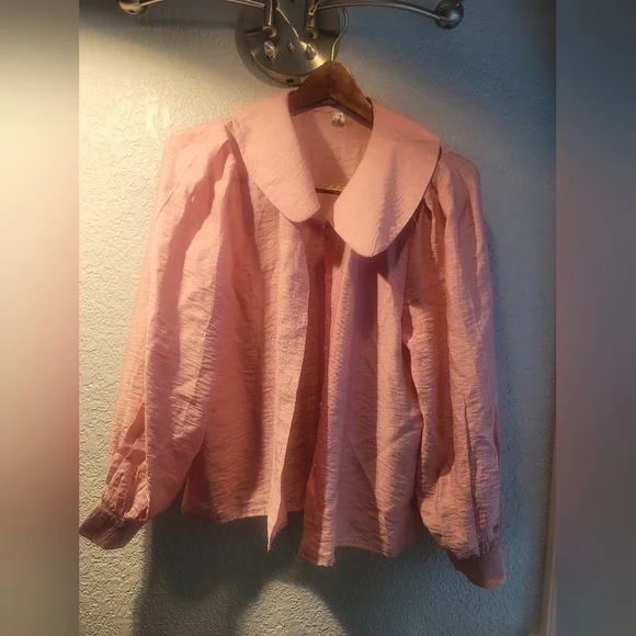 Peachy Peter Pan Blouse - Picture 2 of 2